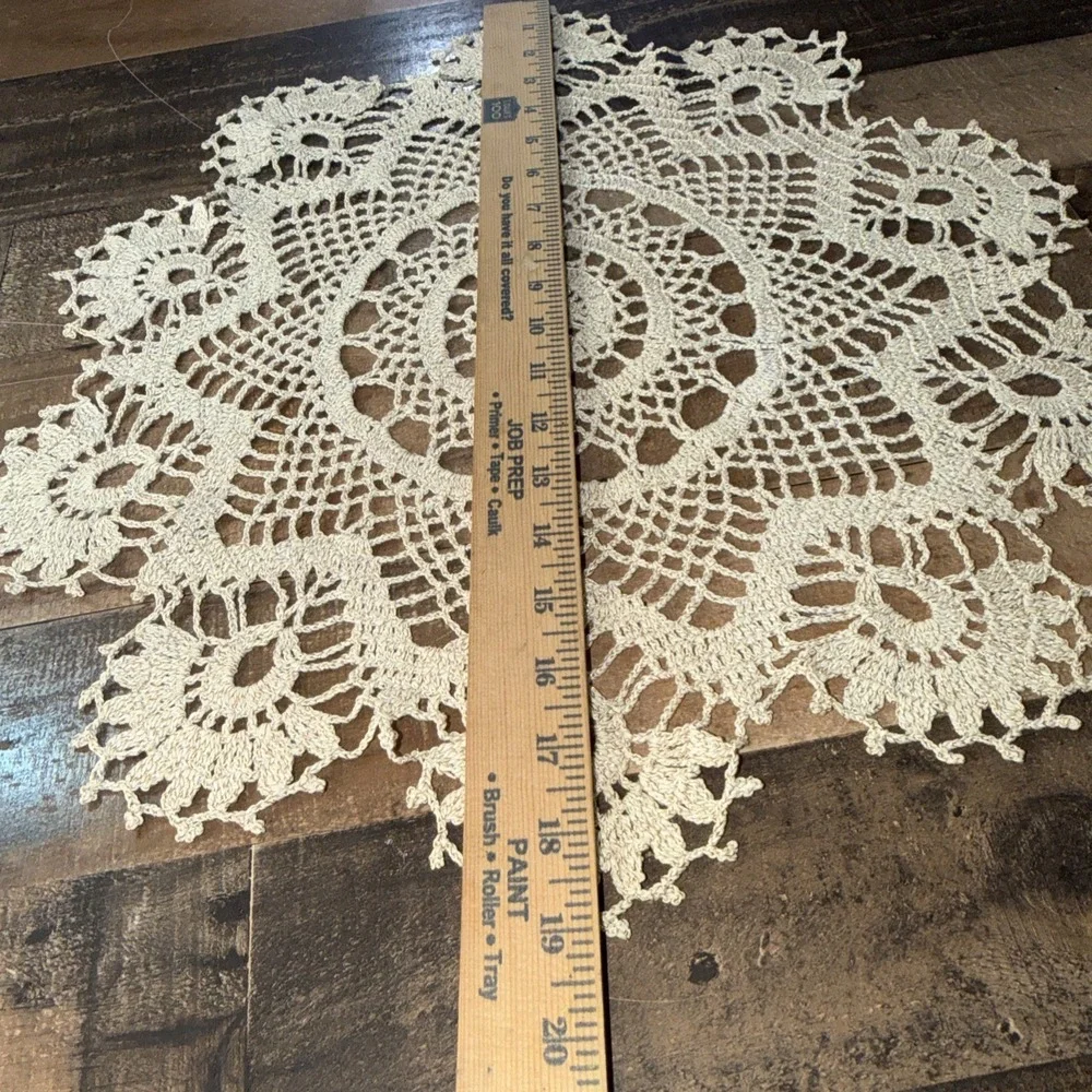 Vintage Handmade Crochet Doily Cream Cotton Lace Gold Round Table Topper Mat 19